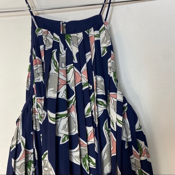 J.O.A. High Neck Pleated Floral Midi Dress Sz M - Picture 3 of 12